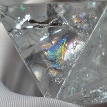 Load image into Gallery viewer, Clear Quartz Merkaba Display – 白水晶梅尔卡巴摆件