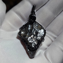 Load image into Gallery viewer, Raw Hematite Wire Wrapped Pendant – 天然赤铁矿绕线吊坠