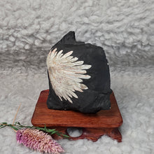 Load image into Gallery viewer, Chrysanthemum Stone Display – 菊花石天然摆件