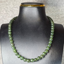 Load image into Gallery viewer, Green Nephrite Necklace – 绿色和田玉项链