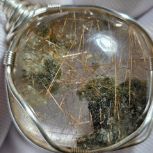 Load image into Gallery viewer, Rare Himalayan Rutiles & Green Phantom Quartz with Micro-Enhydro Wire Wrapped Pendant – 喜马拉雅发晶+绿幽灵+微型水胆水晶绕线吊坠