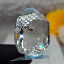 Load image into Gallery viewer, Polished Clear Azeztulite Display – 抛光白阿赛斯特莱特摆件