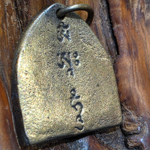 Load image into Gallery viewer, Tibetan Zashi Lhamo Pendant – 扎基拉姆古法沙金工艺