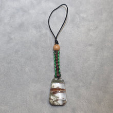 Load image into Gallery viewer, Polished Mixed Phantom Charm – 抛光幽灵水晶吊饰