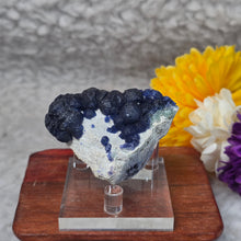 Load image into Gallery viewer, Blue Fluorite on Quartz Specimen (Inner Mongolia) – 内蒙古蓝萤石共生石英矿物标本