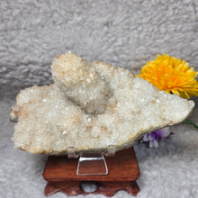 Load image into Gallery viewer, Anandalite Display (India) – 印度安纳达石矿物标本