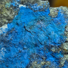 Load image into Gallery viewer, Blue Aerinite Specimen Display (Spain) – 西班牙蓝纤石标本摆件