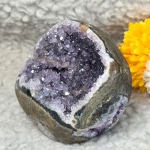 Load image into Gallery viewer, Amethyst Money Bag Display – 紫水晶钱袋子摆件
