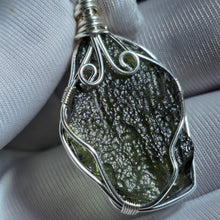 Load image into Gallery viewer, Moldavite Wire Wrapped Pendant – 天然捷克陨石绕线吊坠