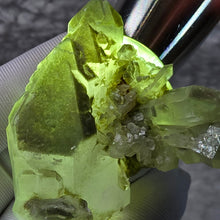 Load image into Gallery viewer, Green Phantom Quartz (Pakistan) – 巴基斯坦绿幽灵水晶