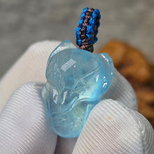 Load image into Gallery viewer, Aquamarine Fox Pendant – 海蓝宝狐狸吊坠