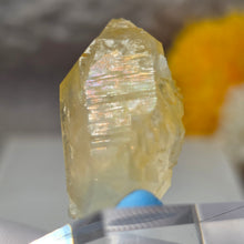 Load image into Gallery viewer, Iridescent Golden Healer Quartz Display (Uri, Switzerland) – 瑞士乌里彩虹金疗愈水晶摆件
