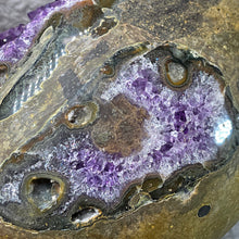 Load image into Gallery viewer, Amethyst Money Bag Display – 紫水晶钱袋子摆件
