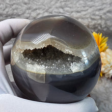Load image into Gallery viewer, Agate Druzy Geode Display – 晶洞玛瑙晶簇摆件