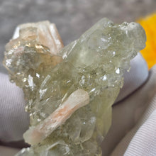 Load image into Gallery viewer, Gemmy Green Apophyllite Specimen Display – 宝石级绿色鱼眼石标本摆件