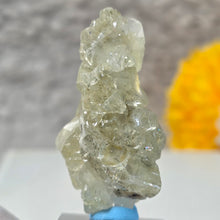 Load image into Gallery viewer, Gemmy Green Apophyllite Specimen Display – 宝石级绿色鱼眼石标本摆件