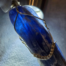 Load image into Gallery viewer, Raw Kyanite Wire Wrapped Pendant – 天然蓝晶石原石绕线吊坠