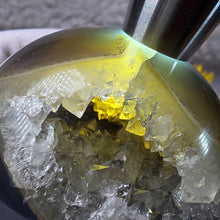 Load image into Gallery viewer, Agate Druzy Geode Display – 晶洞玛瑙晶簇摆件