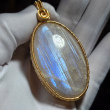 Load image into Gallery viewer, Blue Sheen Moonstone Wire Wrapped Pendant – 蓝光月光石绕线吊坠