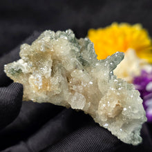 Load image into Gallery viewer, Apophyllite on Quartz Specimen (Hunan, China) – 湖南天然鱼眼石共生石英矿物标本