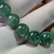Load image into Gallery viewer, Green Kyanite Bracelet – 绿色蓝晶石手链