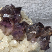 Load image into Gallery viewer, Amethyst on Quartz with Enhydro Cluster Display (Mogok, Myanmar) – 缅甸抹谷天然紫水晶共生石英水胆水晶簇矿物摆件