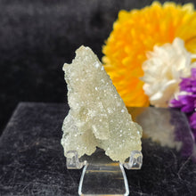 Load image into Gallery viewer, Apophyllite on Quartz Specimen (Hunan, China) – 湖南天然鱼眼石共生石英矿物标本