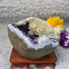Load image into Gallery viewer, Polished Amethyst with Calcite Display – 抛光紫水晶共生方解石摆件