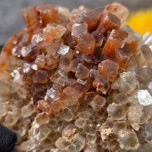 Load image into Gallery viewer, Aragonite Specimen (Bulgaria) – 保加利亚霰石矿标