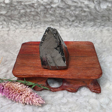Load image into Gallery viewer, Raw Elite Shungite Specimen – 次石墨原石摆件