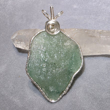 Load image into Gallery viewer, Aventurine Wire-Wrapped Pendant – 东陵玉手工绕线吊坠