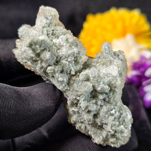 Load image into Gallery viewer, Apophyllite on Quartz Specimen (Hunan, China) – 湖南天然鱼眼石共生石英矿物标本