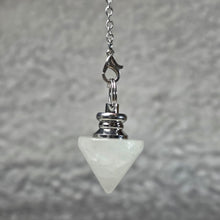 Load image into Gallery viewer, Crystal Pendulum (Fat Shaped) – 水晶胖型灵摆
