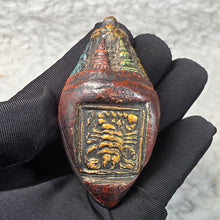 Load image into Gallery viewer, Tibetan Niangla Chaca Pendant/Display – 娘拉檫檫