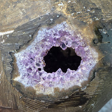 Load image into Gallery viewer, Amethyst Money Bag Display – 紫水晶钱袋子摆件