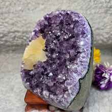 Load image into Gallery viewer, Polished Amethyst with Calcite Display – 抛光紫水晶共生方解石摆件