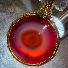 Load image into Gallery viewer, Tibetan Red Eye Agate Wire Wrapped Pendant – 西藏红眼玛瑙绕线吊坠