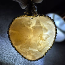 Load image into Gallery viewer, Sakura Agate Heart Shaped Wire Wrapped Pendant – 樱花玛瑙爱心绕线吊坠