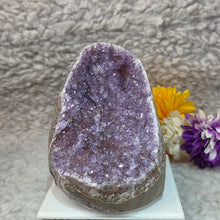 Load image into Gallery viewer, Amethyst Slab Display (Uruguay) – 乌拉圭紫水晶切片摆件