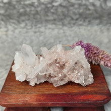 Load image into Gallery viewer, Pink Lemurian Quartz Cluster (Colombia) – 哥伦比亚粉红利莫里亚水晶簇