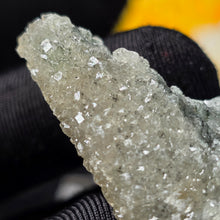Load image into Gallery viewer, Apophyllite on Quartz Specimen (Hunan, China) – 湖南天然鱼眼石共生石英矿物标本