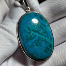 Load image into Gallery viewer, Blue Chrysocolla Pendant – 蓝色硅孔雀石吊坠