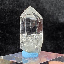 Load image into Gallery viewer, Indian Himalayas Quartz Pointer – 印度喜马拉雅水晶柱