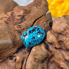 Load image into Gallery viewer, Natural Spiderweb Turquoise Barrel Shaped Bead (Hubei) – 天然湖北蜘蛛网绿松石桶珠