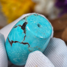 Load image into Gallery viewer, Turquoise Barrel Shaped Bead (Hubei) – 湖北绿松石桶珠路路通