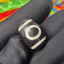 Load image into Gallery viewer, Heaven & Earth Dzi Bead – 天地天珠
