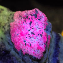Load image into Gallery viewer, Raw Ruby Zoisite Display (Tanzania) – 坦桑尼亚天然红宝石黝帘石摆件