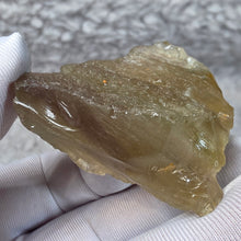 Load image into Gallery viewer, Libyan Desert Glass Tektite Display – 利比亚沙漠玻璃陨石摆件