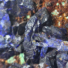 Load image into Gallery viewer, Azurite with Malachite Display (Laos) – 老挝蓝铜矿共生孔雀石摆件