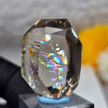 Load image into Gallery viewer, Polished Smoky Quartz Azeztulite Display – 抛光烟晶阿赛斯特莱特摆件
